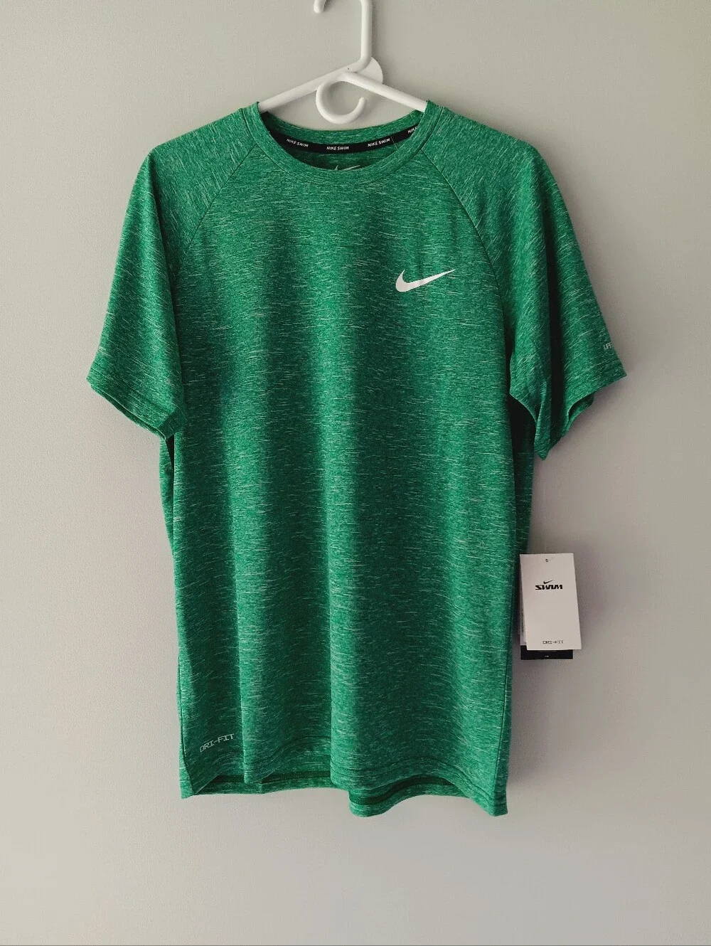 Nike Swim Dri-Fit UPF 40+ Short-Sleeve Crewneck Shirt Green Medium